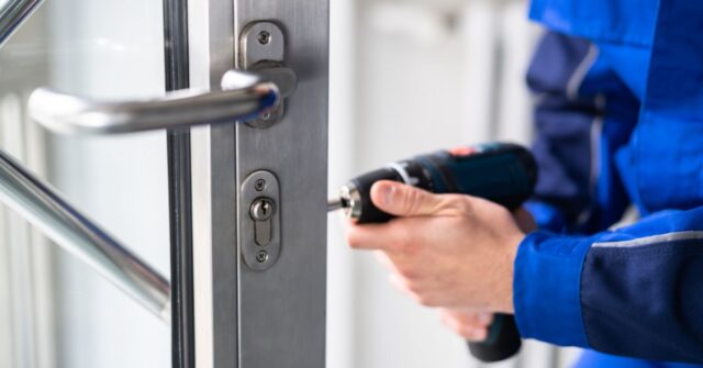 lock installation 640x335 1